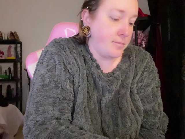 NylonQueen's BongaCams show and profile