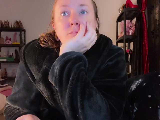 NylonQueen's BongaCams show and profile