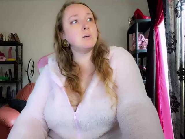 NylonQueen's BongaCams show and profile