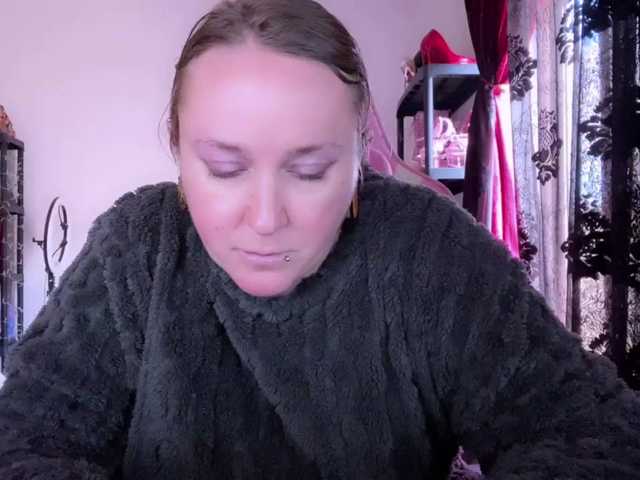 NylonQueen's BongaCams show and profile