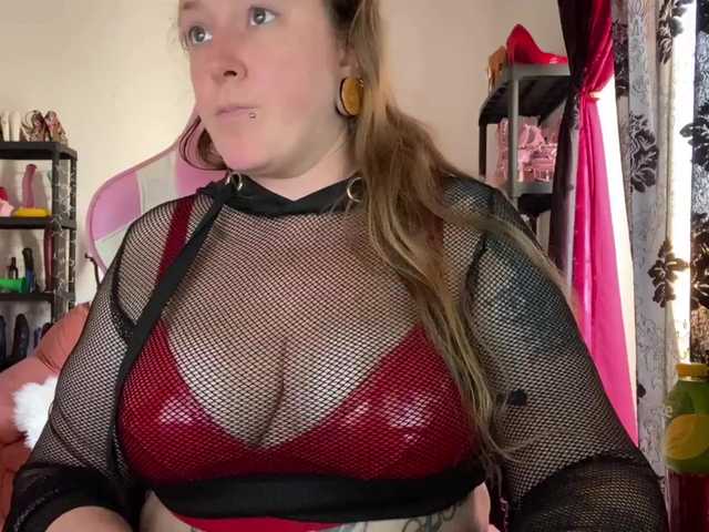 NylonQueen's BongaCams show and profile