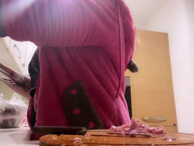 NylonQueen's BongaCams show and profile