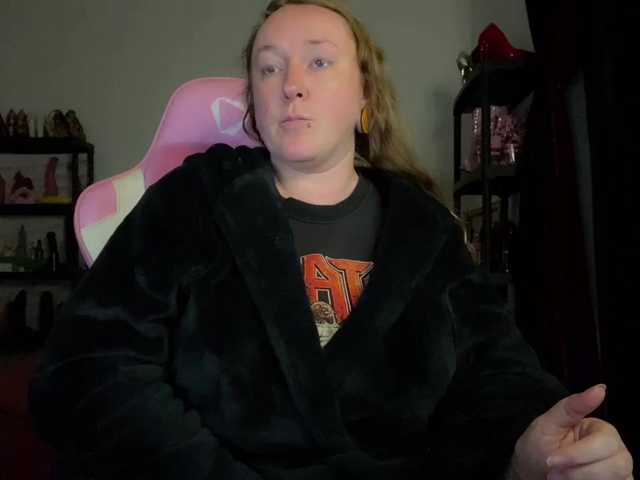 NylonQueen's BongaCams show and profile