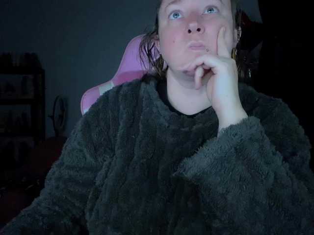 NylonQueen's BongaCams show and profile