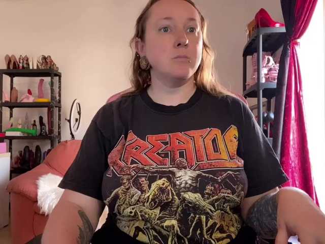 NylonQueen's BongaCams show and profile