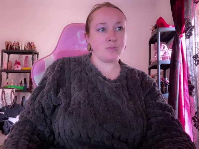 NylonQueen's BongaCams show and profile