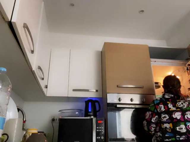 NylonQueen's BongaCams show and profile