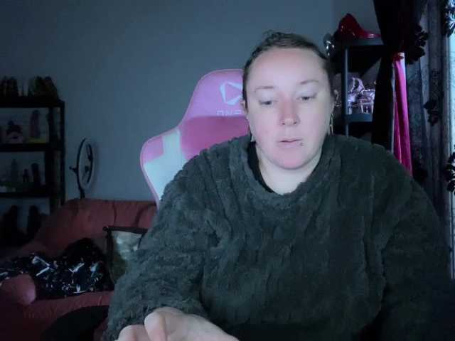 NylonQueen live cam profile