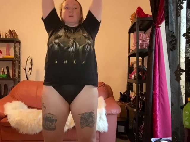 NylonQueen's BongaCams show and profile