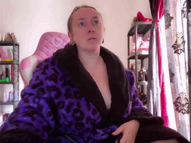 NylonQueen NylonQueen