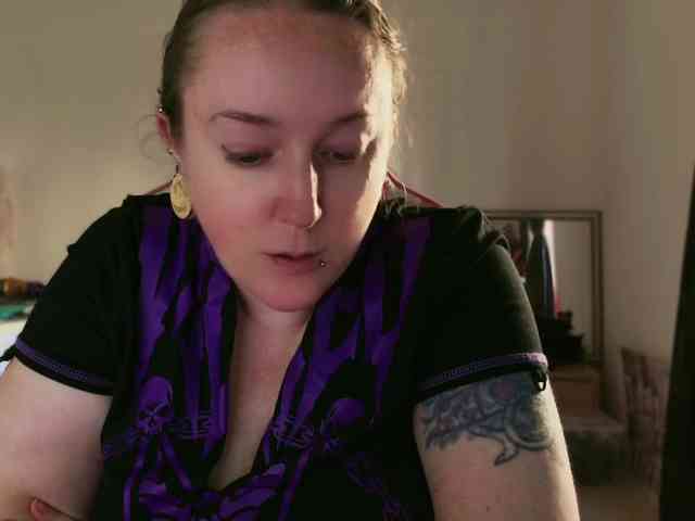 NylonQueen webcam