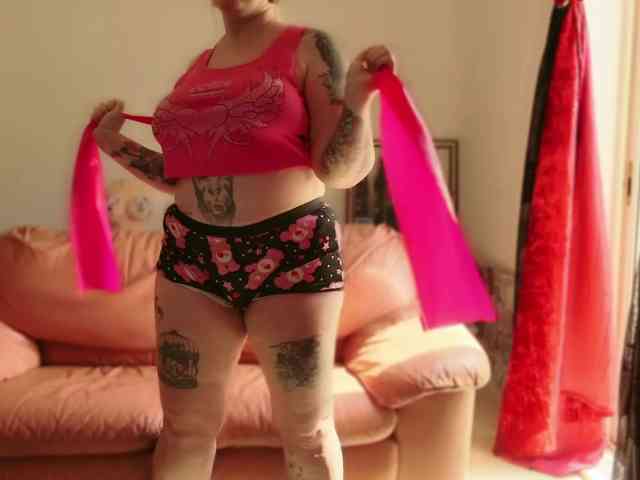 NylonQueen webcam
