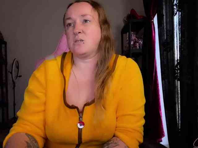 NylonQueen NylonQueen