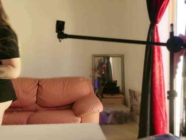 NylonQueen webcam