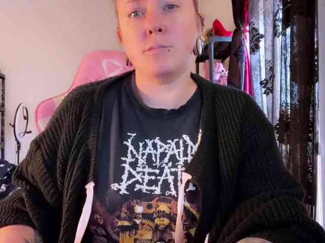 NylonQueen NylonQueen