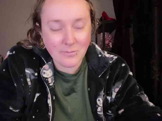 NylonQueen webcam