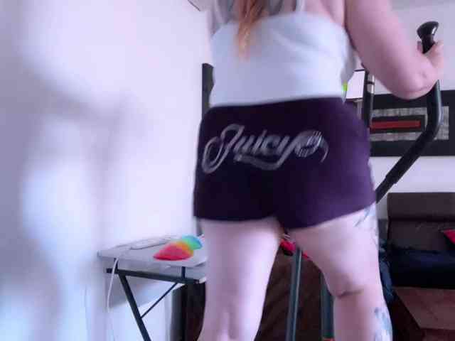 NylonQueen webcam