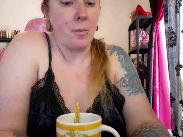 NylonQueen NylonQueen