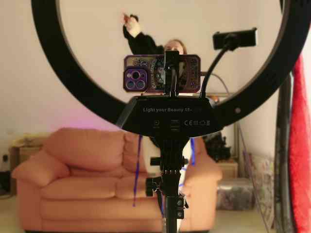 NylonQueen webcam