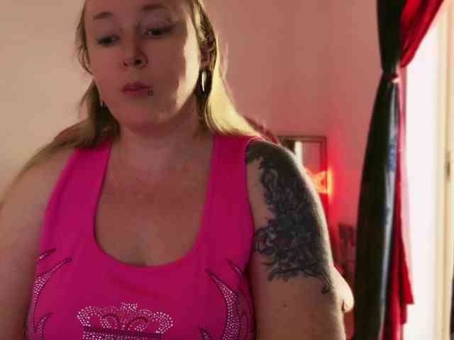 NylonQueen webcam