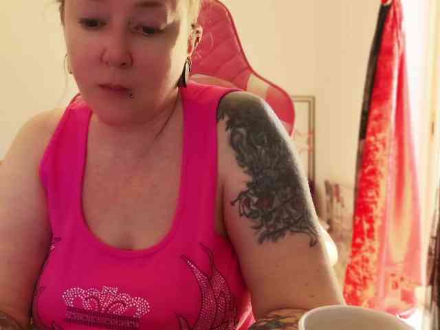 NylonQueen webcam