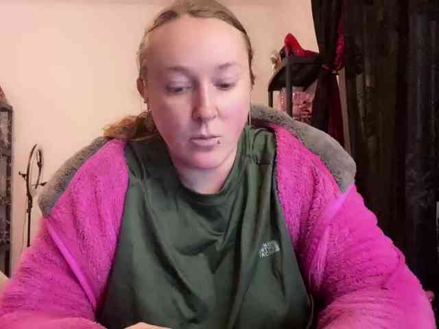 NylonQueen webcam