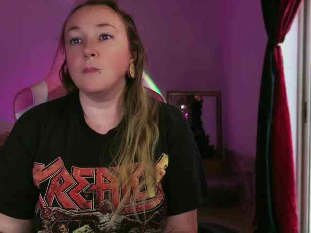 NylonQueen webcam