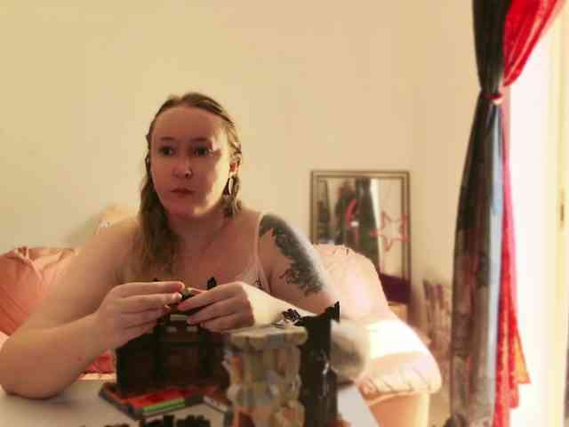 NylonQueen webcam