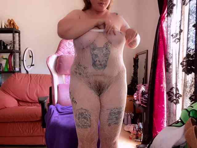 NylonQueen webcam