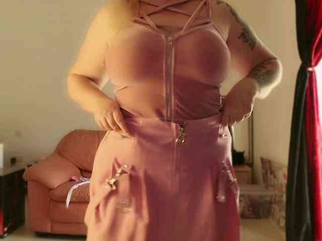 NylonQueen webcam