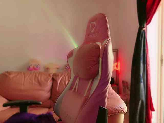 NylonQueen webcam