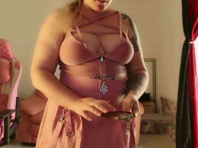 NylonQueen Live Webcam on BongaCams