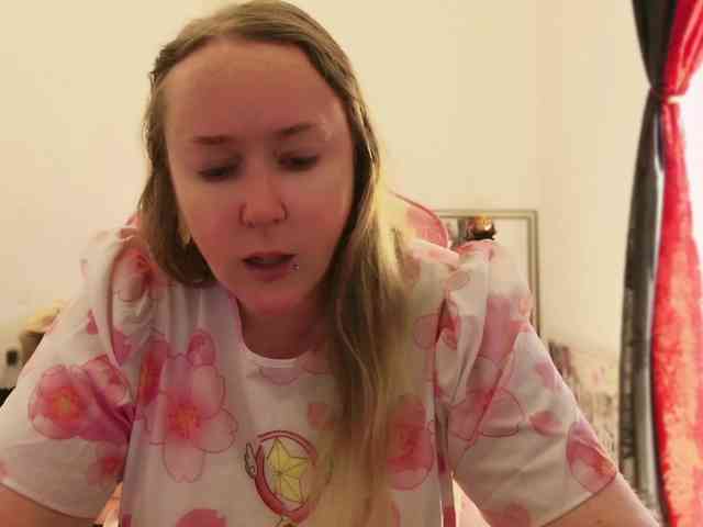 NylonQueen webcam