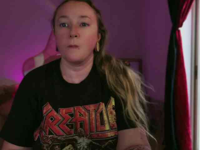 NylonQueen webcam