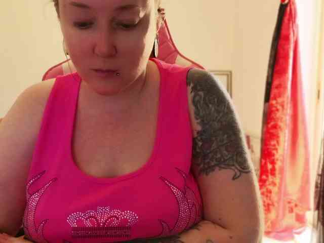 NylonQueen webcam