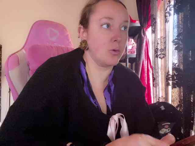 NylonQueen webcam