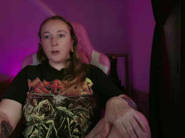 NylonQueen webcam