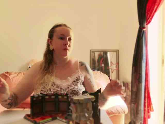 NylonQueen webcam