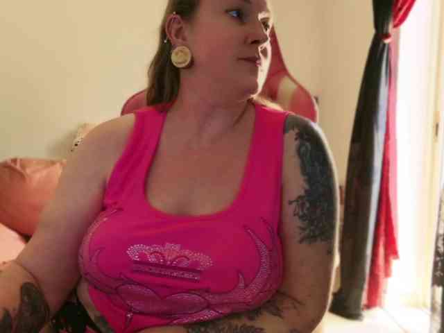 NylonQueen webcam