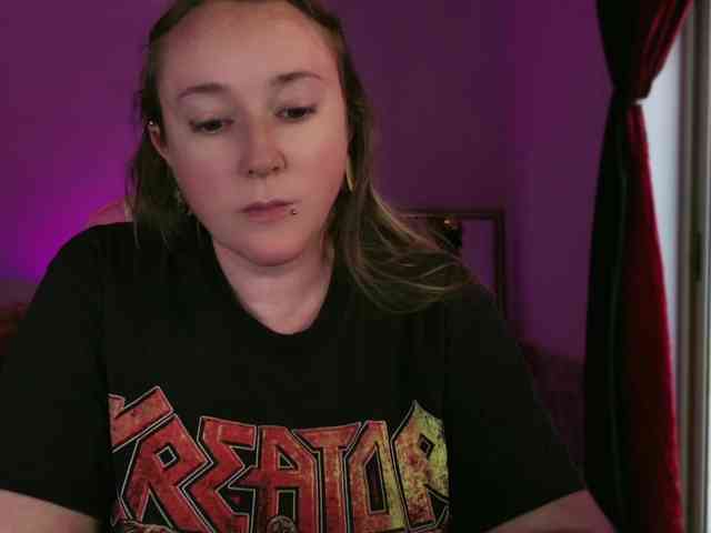 NylonQueen webcam