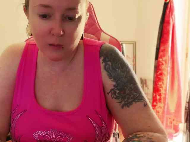 NylonQueen webcam