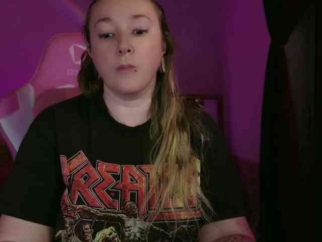 NylonQueen webcam