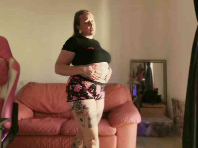NylonQueen webcam