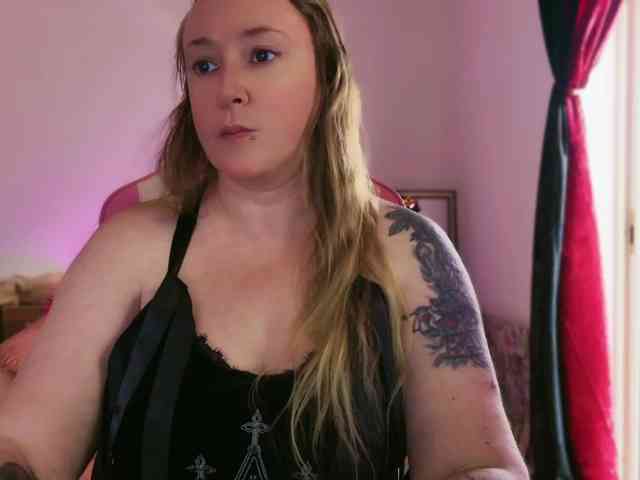 NylonQueen