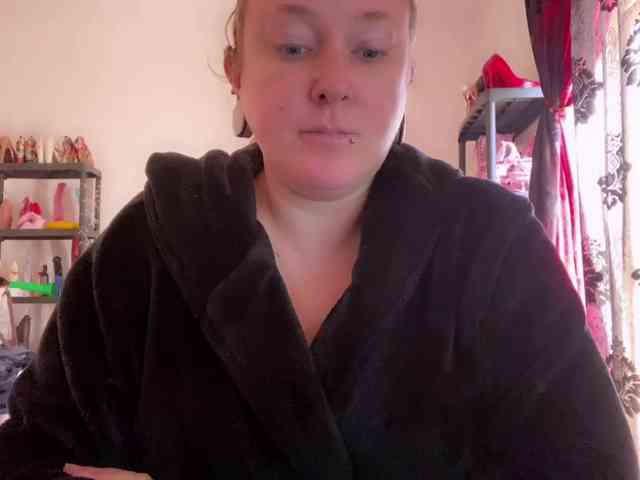 NylonQueen webcam