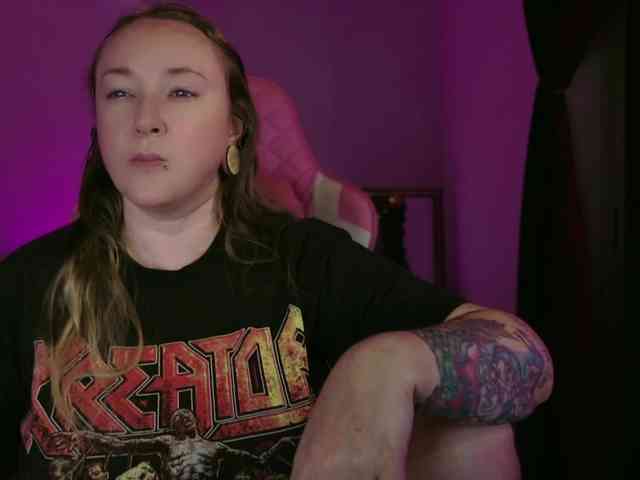 NylonQueen webcam