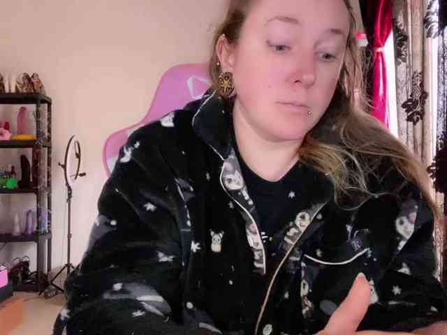 NylonQueen NylonQueen