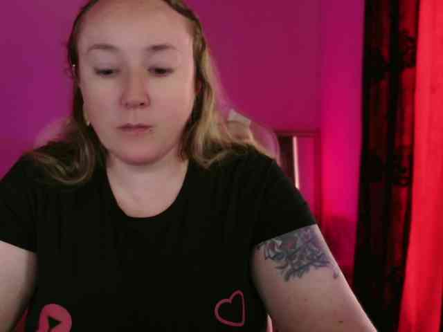 NylonQueen webcam