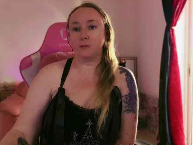 NylonQueen