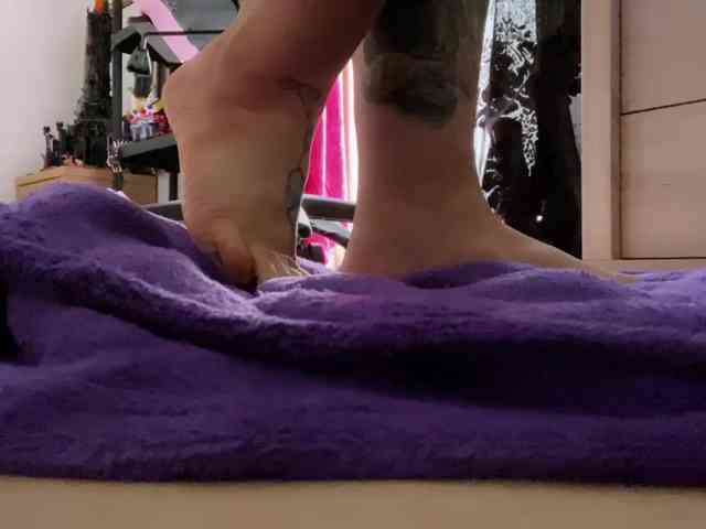 NylonQueen NylonQueen